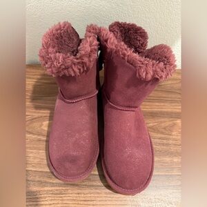 🍂 UGG Girls Boots – Size 5Y | NWOT 🍂